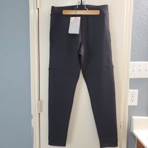 NWT Under Armour Athlete Recovery Elite (Medium)